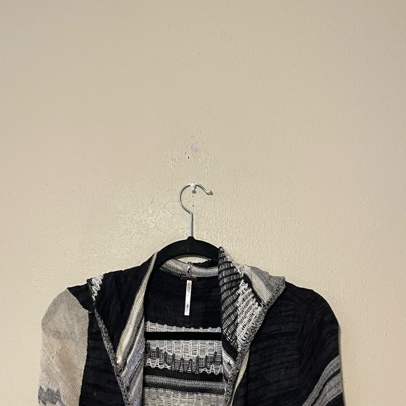 Free People Lima Blanket knit hooded cardigan Size Small - Picture 11 of 11